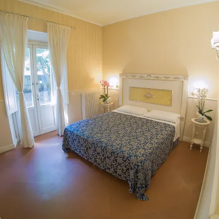 فندق مبيت وإفطار Relais Tiffany 3*