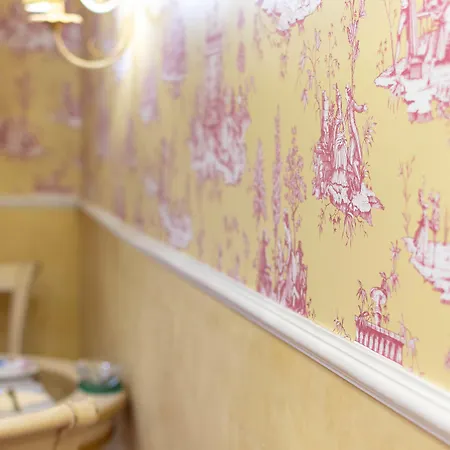 לינה וארוחת בוקר Relais Tiffany 3*